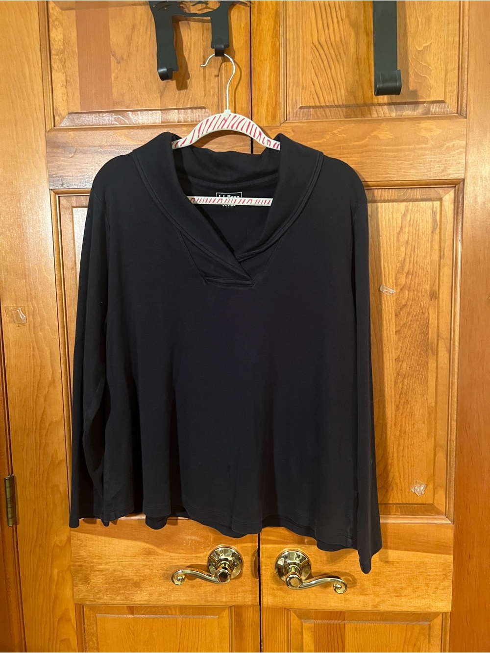 L.L. Bean Black V-Neck Long Sleeve Pullover